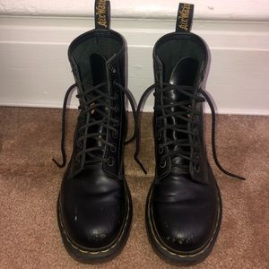 Woman’s classic Dr. Martens